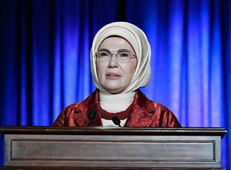 Emine Erdoğan'dan Alev Alatlı için Anma Mesajı
