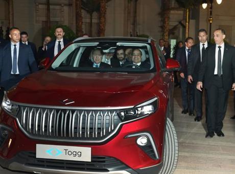 Cumhurbaşkanı Erdoğan, Kahire'de Sisi'ye Togg Hediye Etti