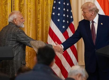 ABD ve Hindistan 500 Milyar Dolarlık Tarihi Ticaret Anlaşmasına İmza Attı